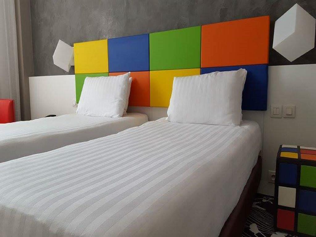 Hotel Tristar La Louvière Esterno foto