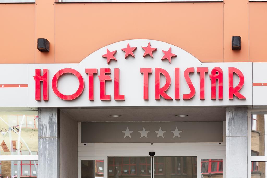 Hotel Tristar La Louvière Esterno foto