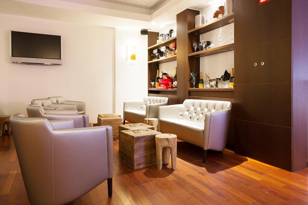 Hotel Tristar La Louvière Esterno foto