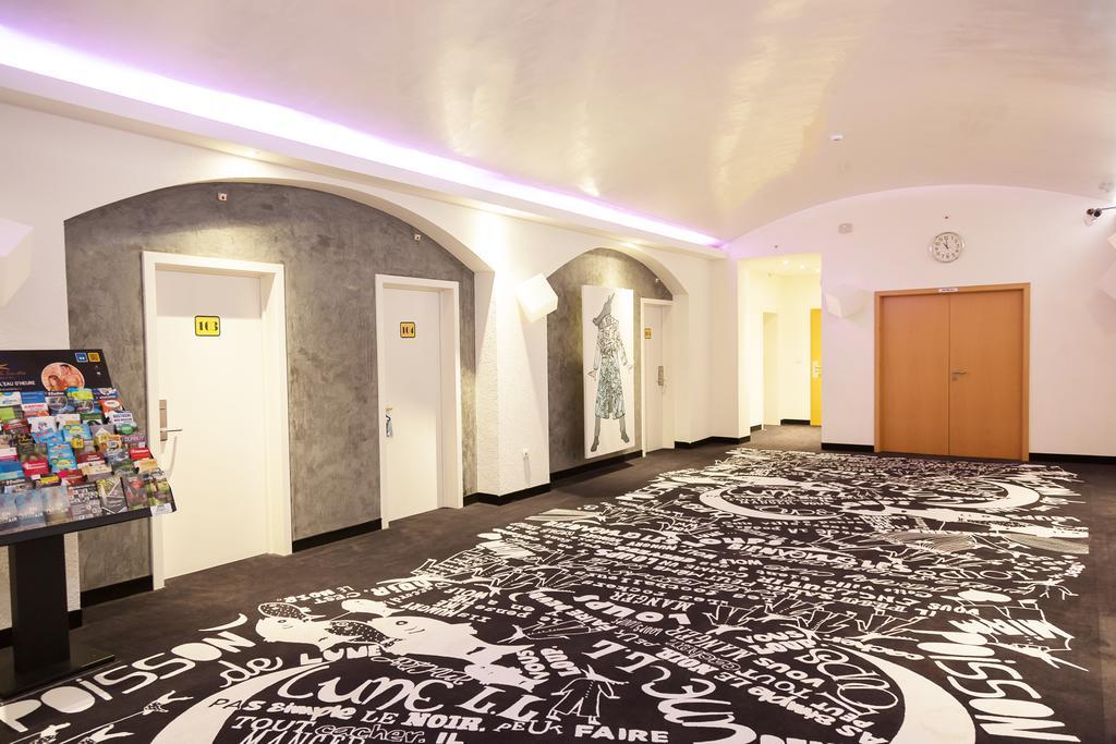 Hotel Tristar La Louvière Esterno foto