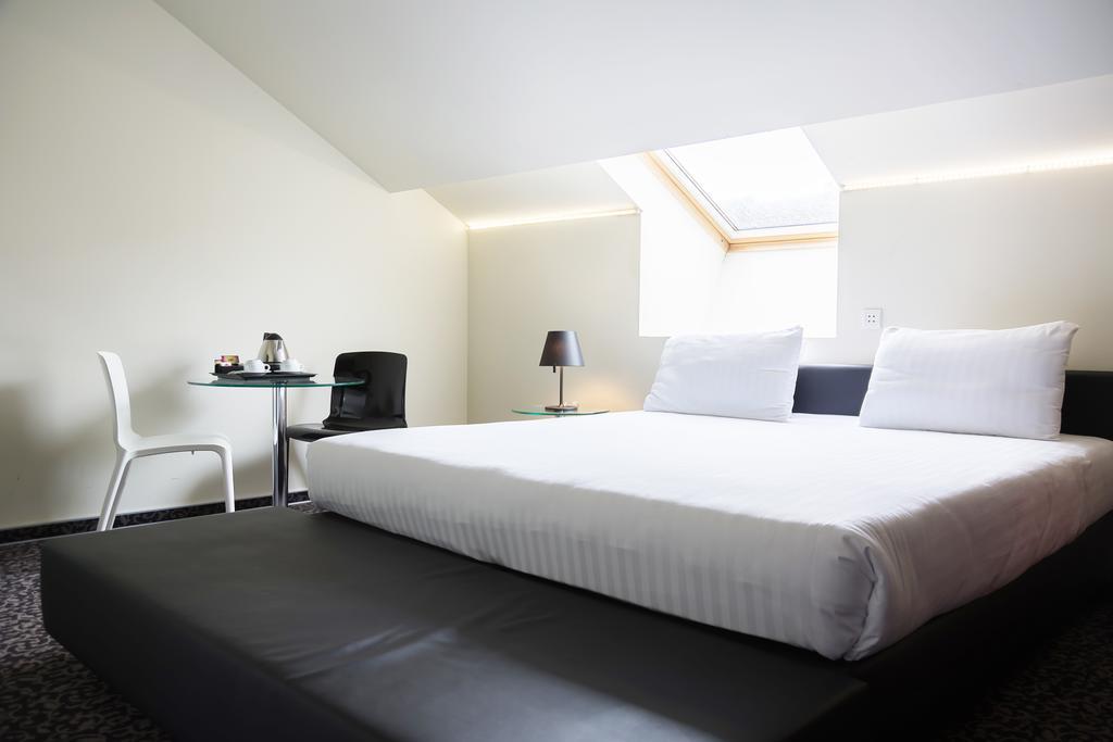 Hotel Tristar La Louvière Esterno foto