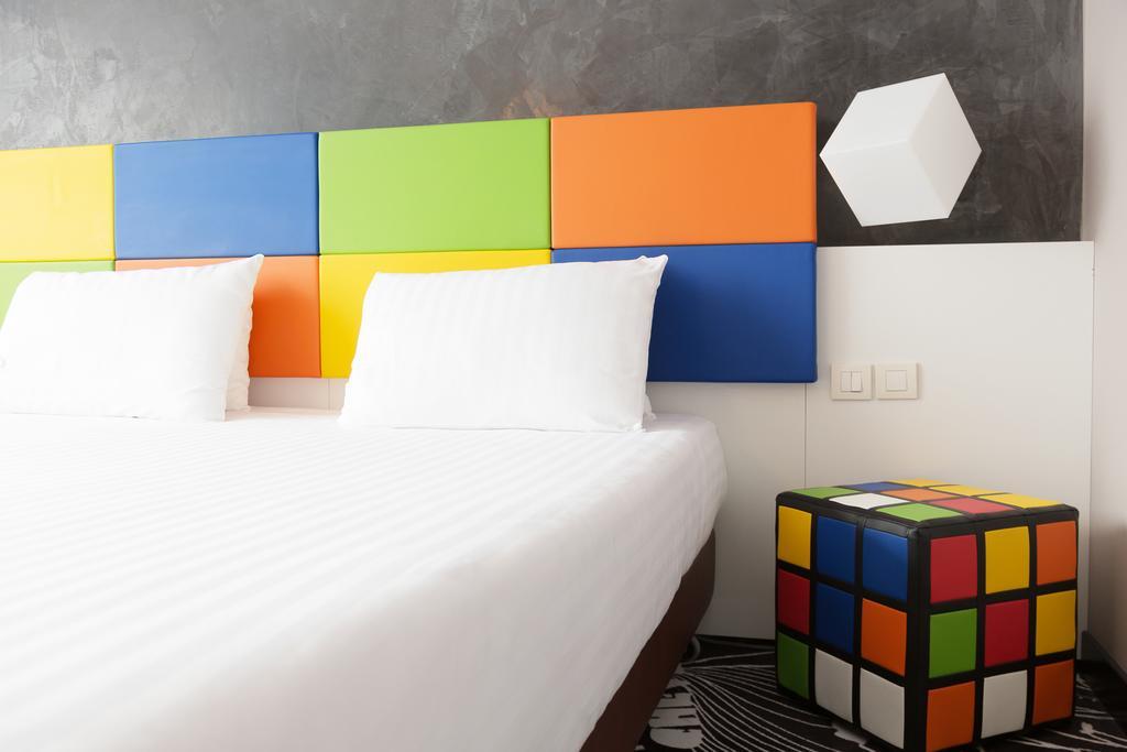 Hotel Tristar La Louvière Esterno foto
