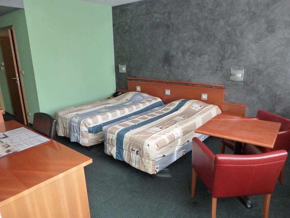 Hotel Tristar La Louvière Esterno foto
